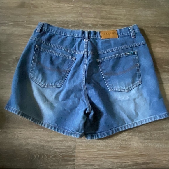 Women's Blue Jean Shorts Tractor Size‎ 16 Medium Wash Denim - Picture 10 of 14